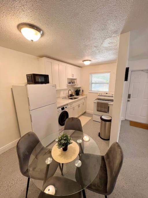 Cozy & Beautiful 1Bd Apartment W/Full Kitchen! ฟอร์ต ลอเดอร์เดล ภายนอก รูปภาพ